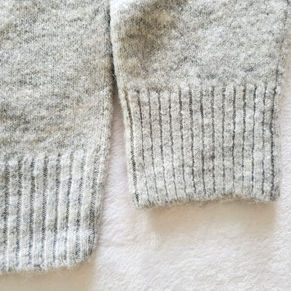 DKNY Long Sleeve Puff Shoulder Heather Gray Sweater--L - Picture 10 of 15